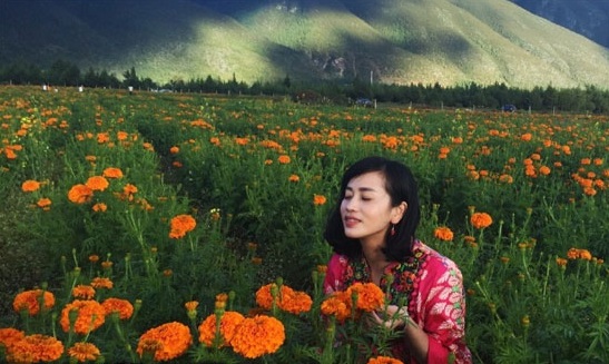 丽江美女手鼓:《小宝贝》高清版|田园轻音乐网-用音乐来诠释生活